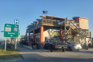 Finns Beachside Pub